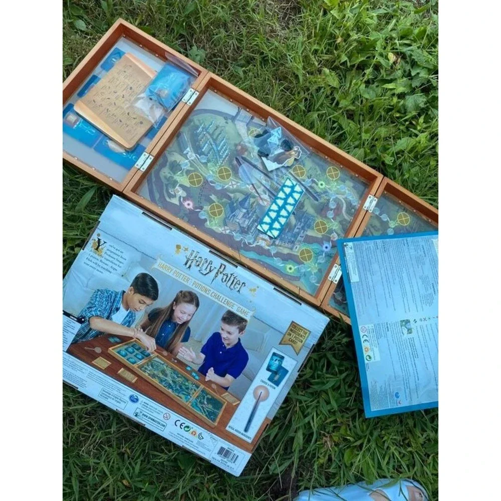 Harry Potter Potions Challenge Deluxe Wooden Board Game Used